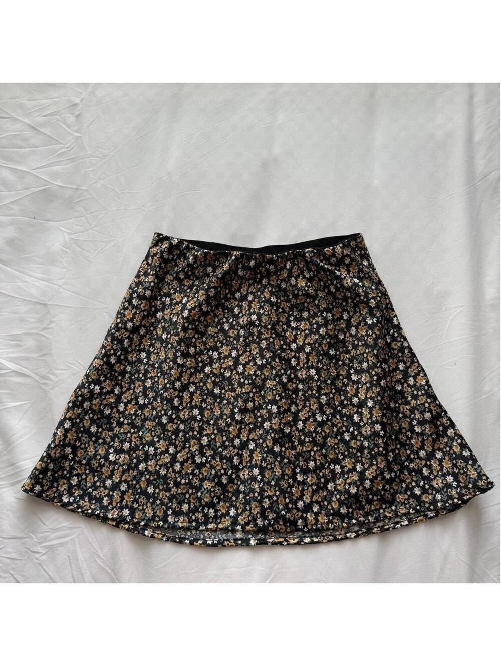 Aéropostale Black Ditsy Floral Mini Skirt